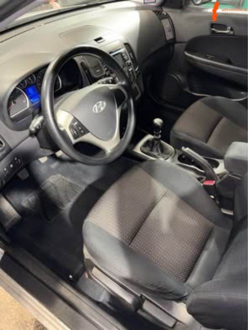 hyundai-hyundai-i30-16-m5-16-16v-fwd