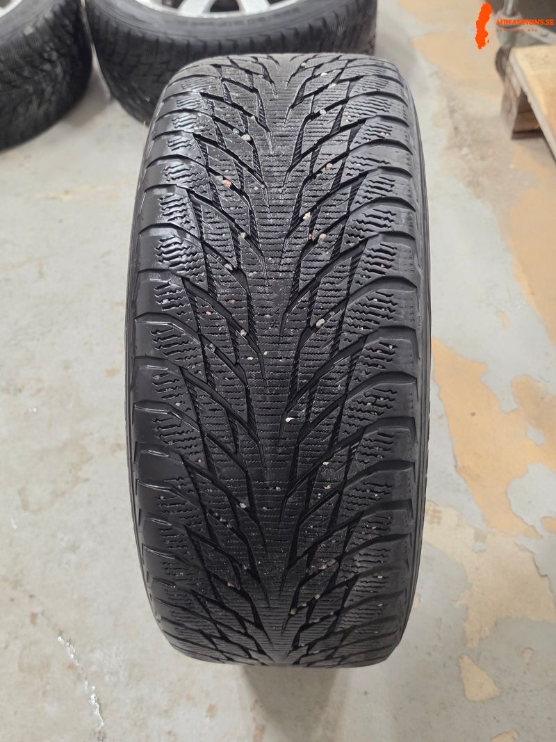 audi-a4-originall-falger-2255017-med-nokian-allround-dack-55mm-kva