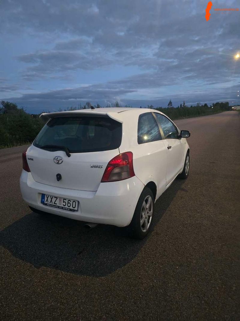 toyota-toyota-yaris-10-vvt-i-fwd