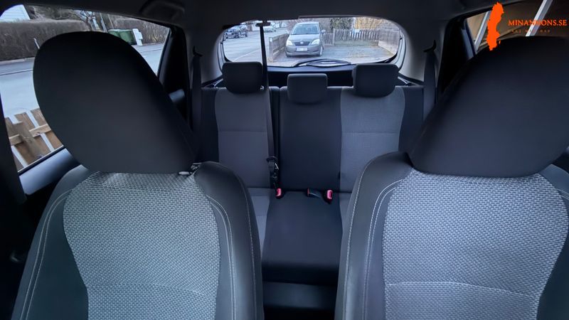 toyota-yaris-15-hybrid-2015-automat