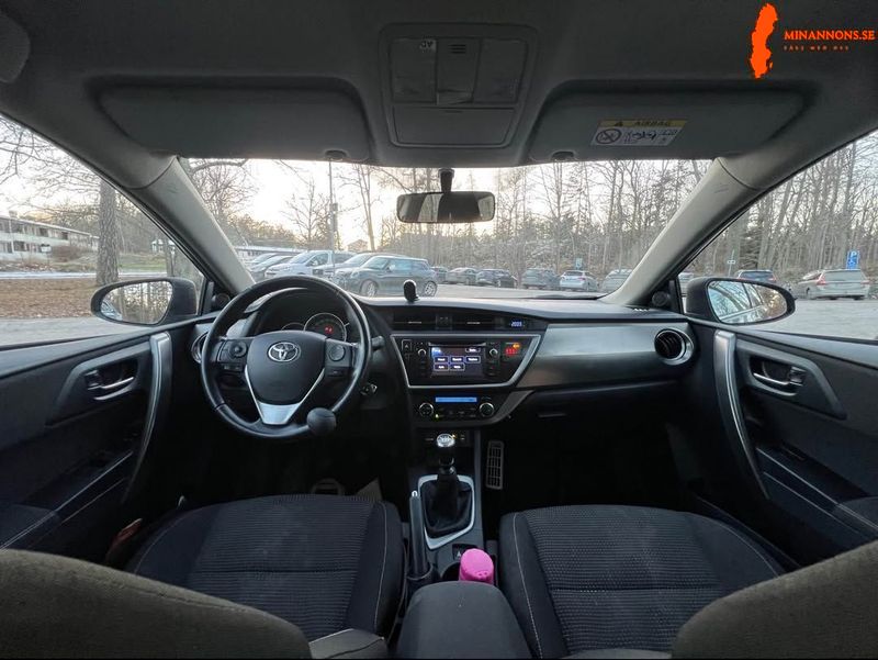 toyota-auris-touring-sports-14-d-4d-manuell-90hk-2013