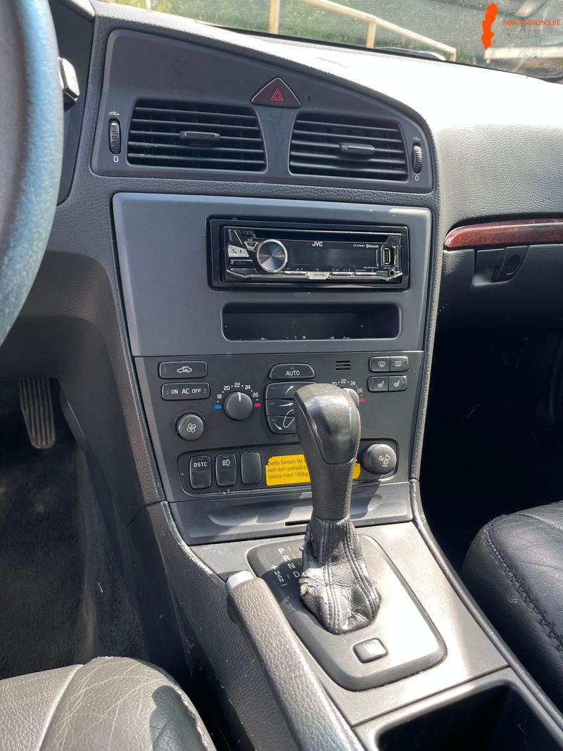 volvo-xc70