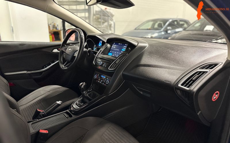 kombi-10-ecoboost-titanium-euro-6-dragkrok