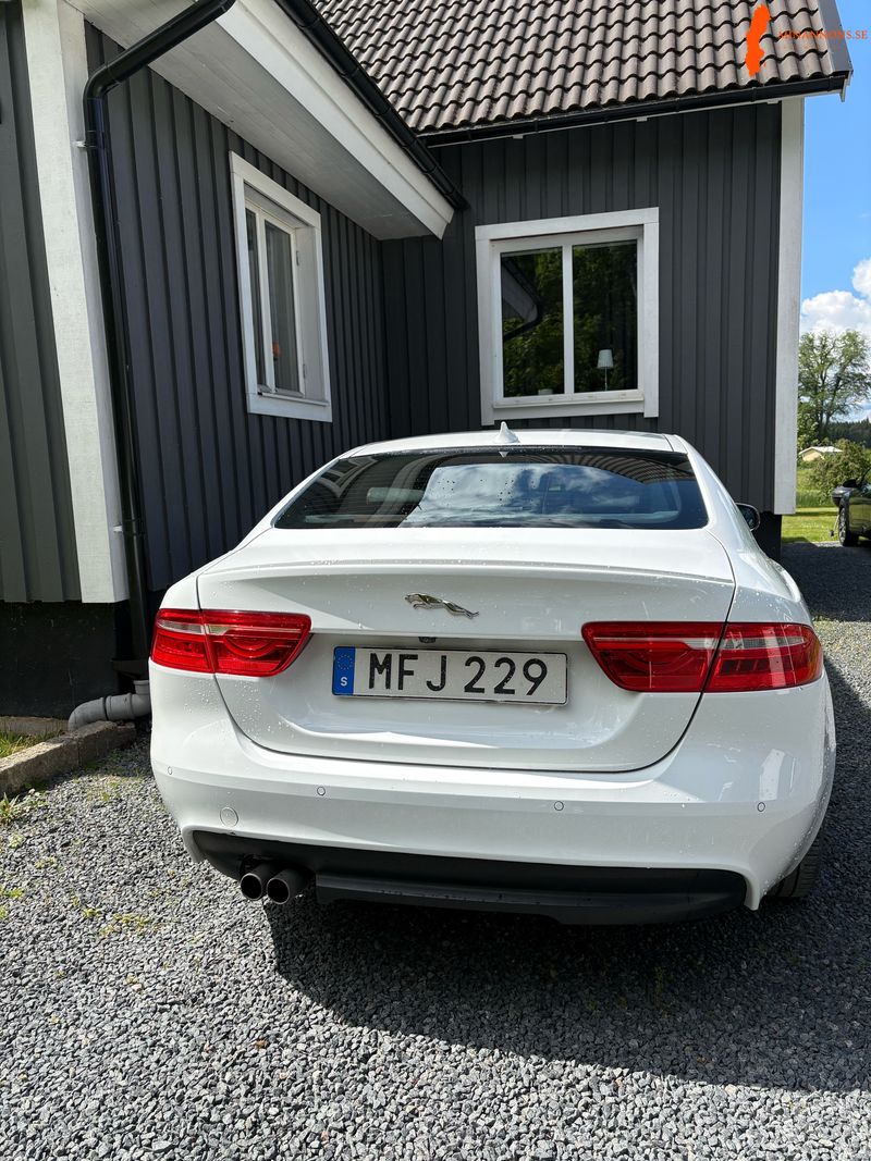 jaguar-xe-r-sport-20-i4-td-rwd