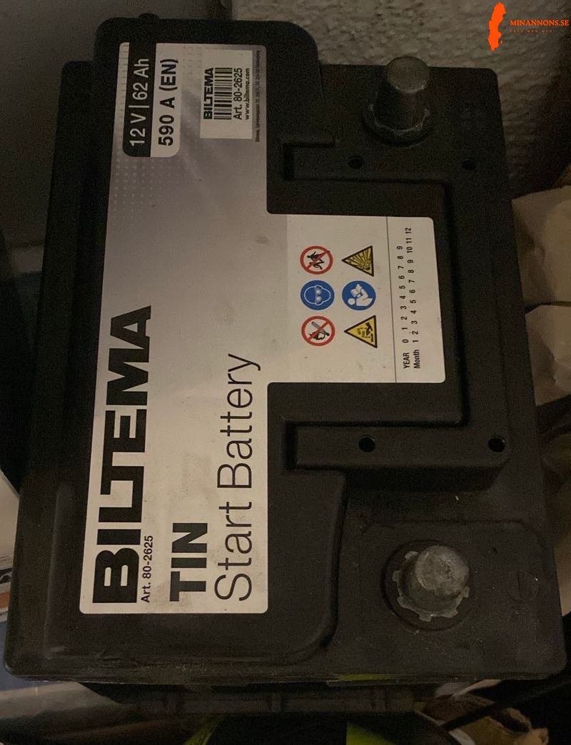 biltema-bilbatteri-12v-62ah-590a-sparsamt-anvant