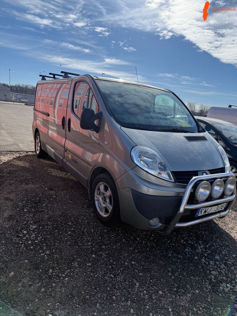 renault-trafic-skapbil-29t-25-dci-quickshift-146hk