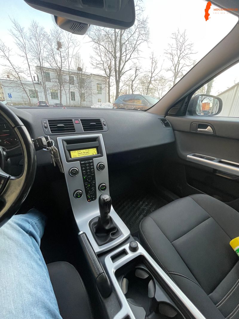volvo-v50-d2-16-fwd