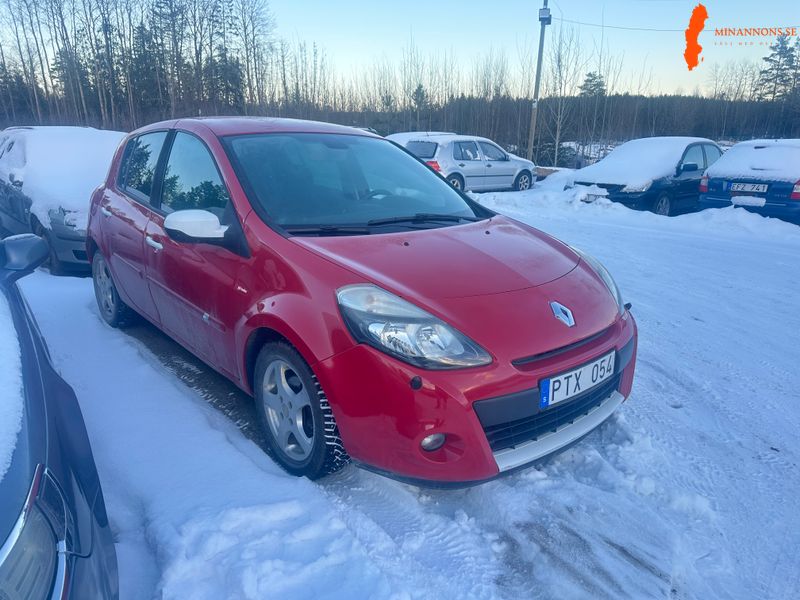 renault-clio-12-tce-ny-besiktad-samt-kamrembytt