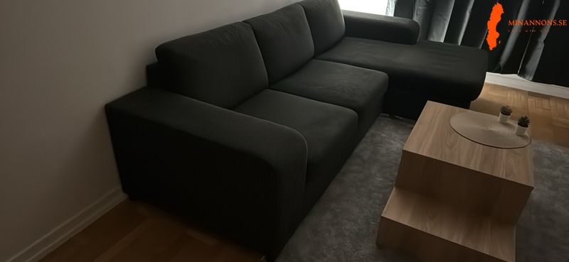 morkgra-3-sitssoffa-med-vandbar-divan