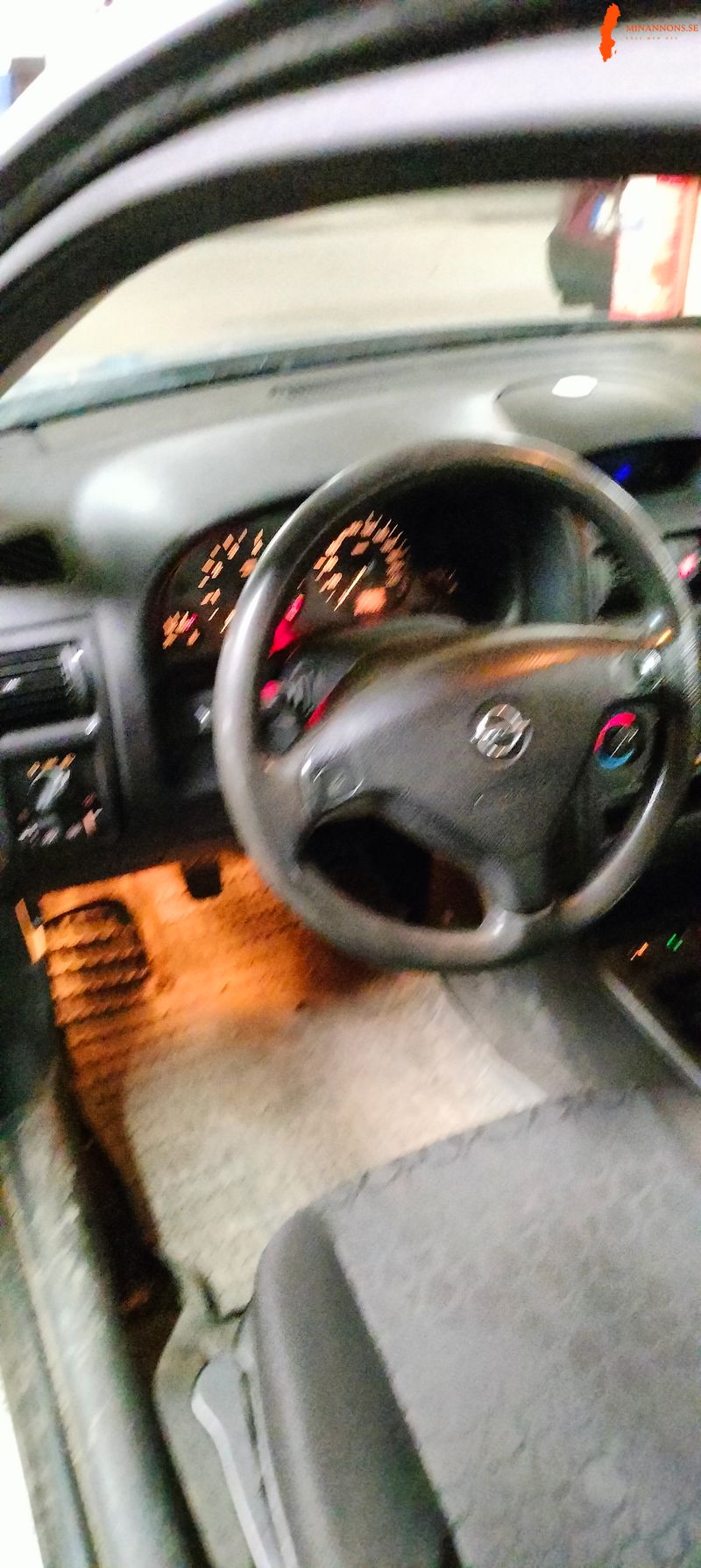 en-prisvard-bil-med-dubbelkommando-for-ovningskorning