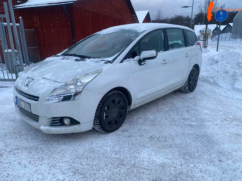 peugeot-5008-16-vti-manuell-120hk-2012