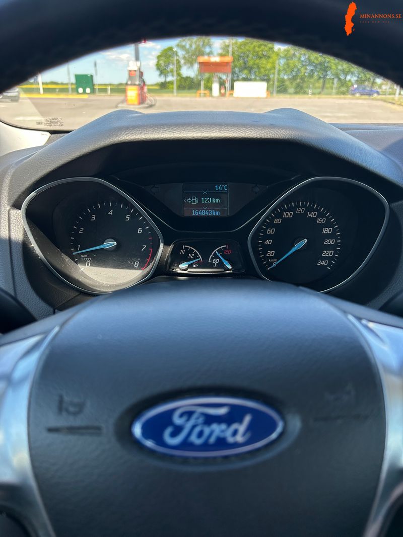 ford-focus-10t-ecoboost-fwd