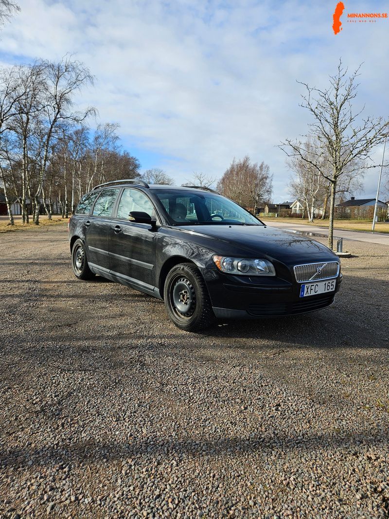 volvo-v50-24i-nybesiktad-och-nyservad
