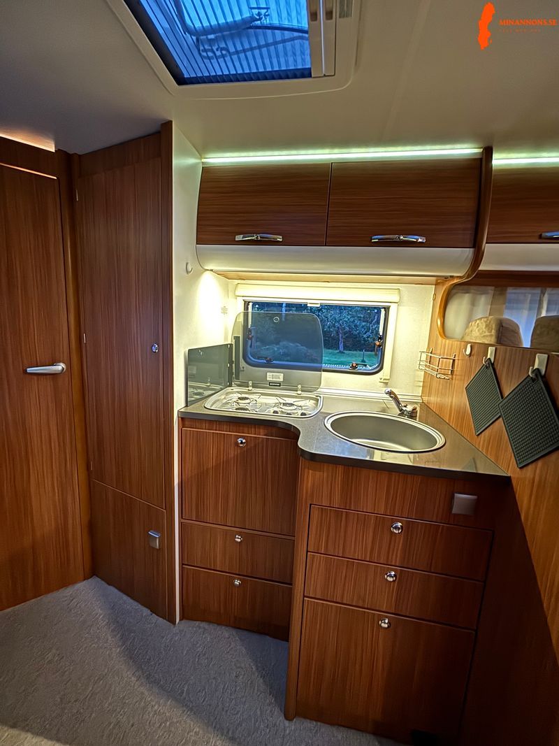 adria-s-650-sf-sport-2012