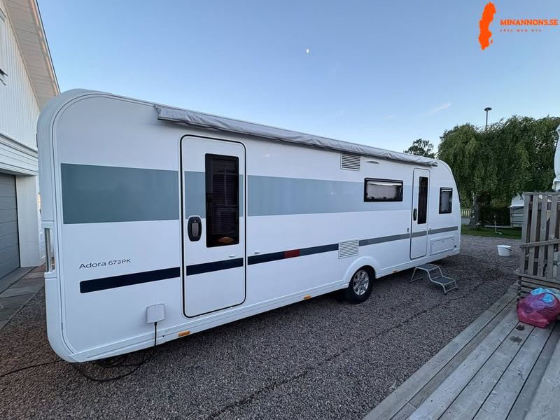 adria-adora-673pk