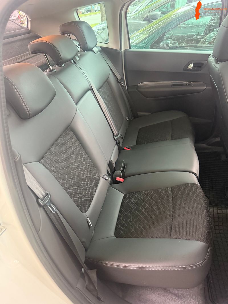 peugeot-3008-20-td-hybrid4