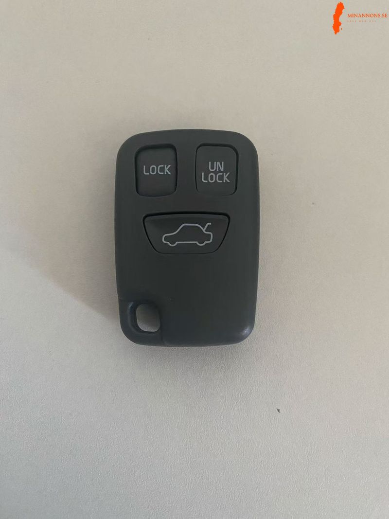 volvo-nyckelskal-larmdosa-fjarrkontroll-v70-s70-s40-850-s60-s80