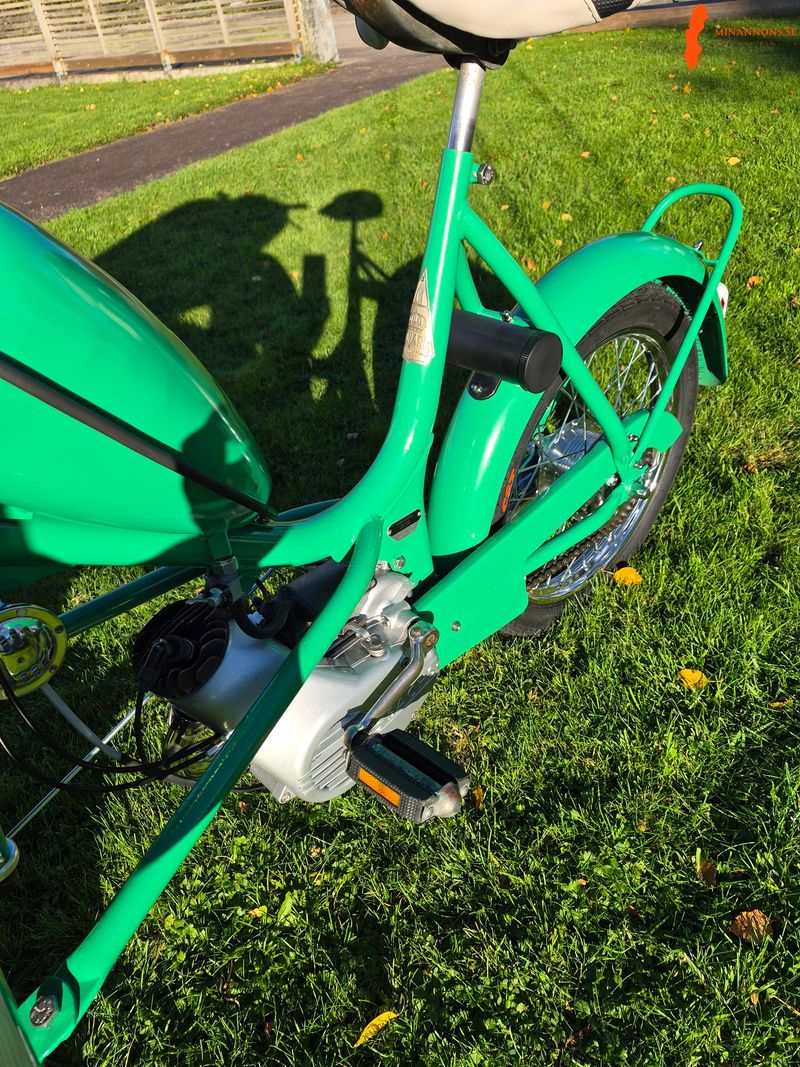 crescent-flakmoped-1189