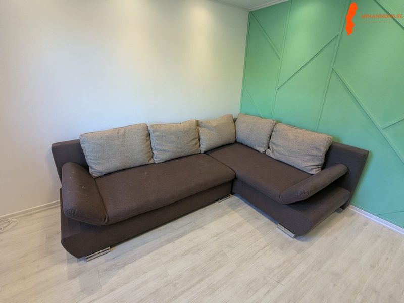 badd-soffa-brun-farg-i-trollhattan-med-forvaring-160-200-cms-mycket