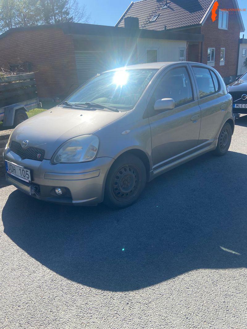 toyota-toyota-yaris-15-16v