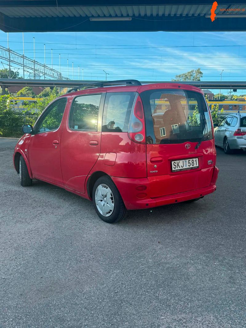 toyota-toyota-yaris-verso-13l
