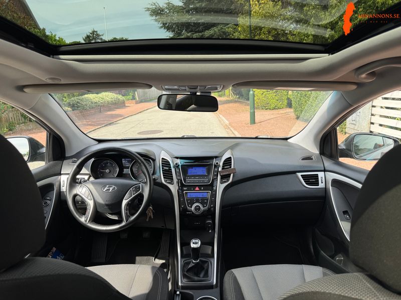 hyundai-i-30-16-crdi-panoramatak-nyservad