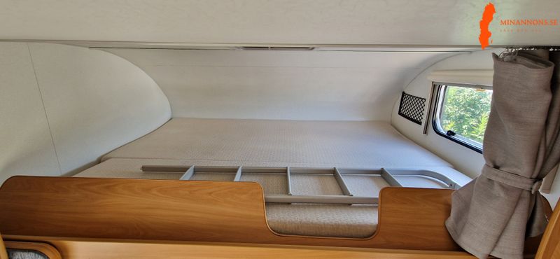 ford-chausson-flash-3-6-baddar-och-6-baltade-platser-lastvikt-710-kg