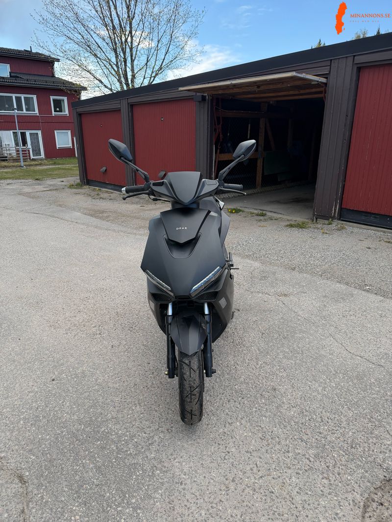 drax-rough-e5-2022-valskott-moped-saljes