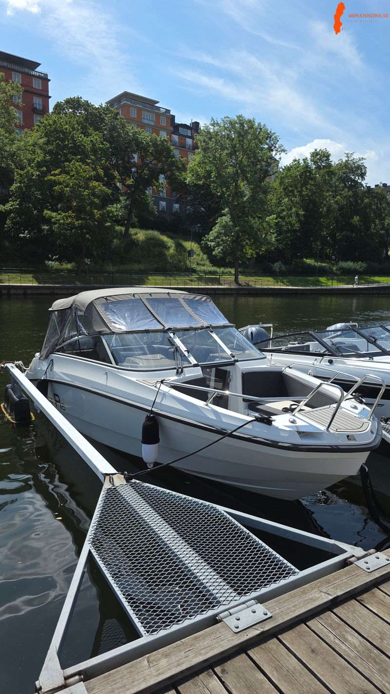 finnmaster-r6-f200-med-stora-motorn-och-fa-gangtimmar