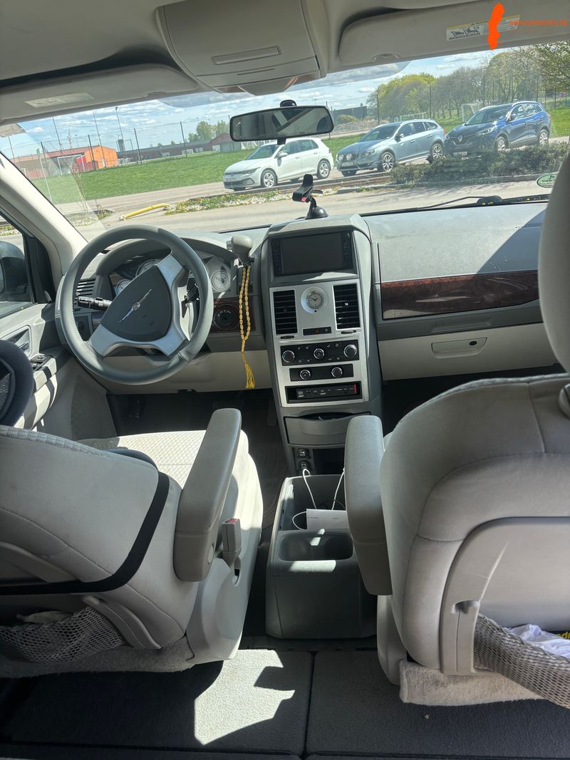 chrysler-town-country-33-v6-automatisk-175hk-2009