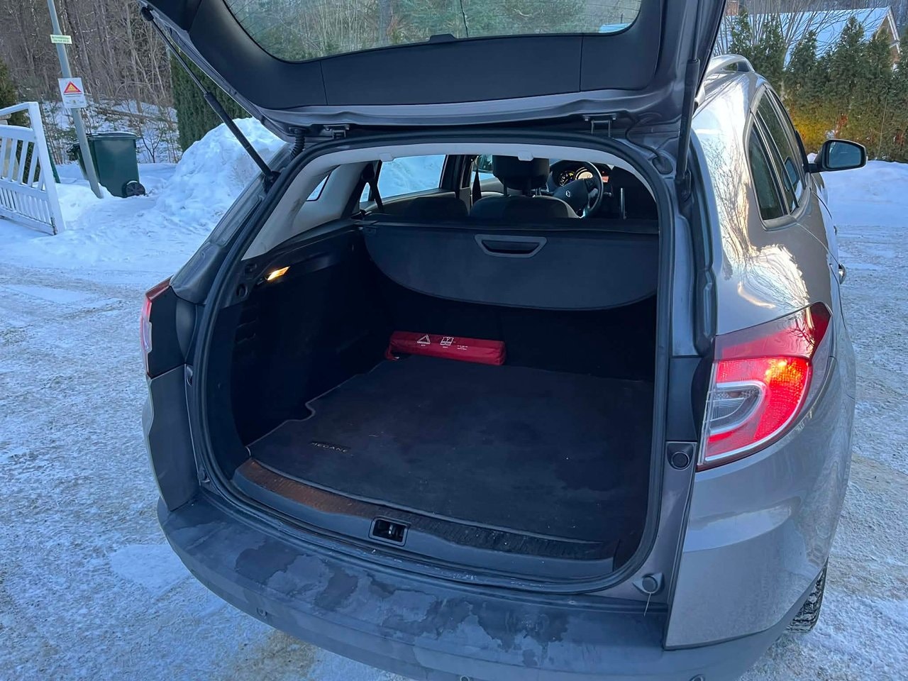 renault-megane-grandtour-15-dci