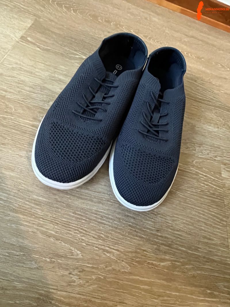 clo-sneakers-dam-strl-41-325-kr