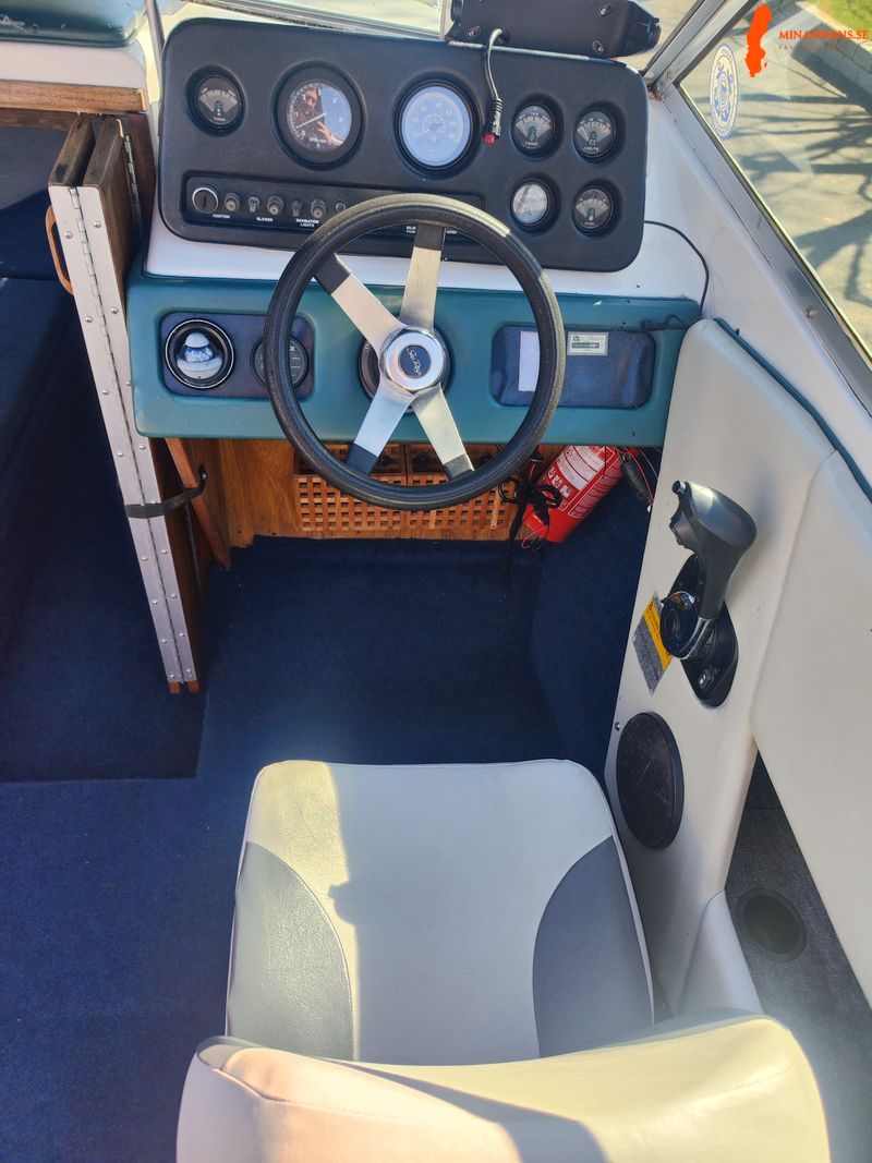searay-cuddy-200-80trailer