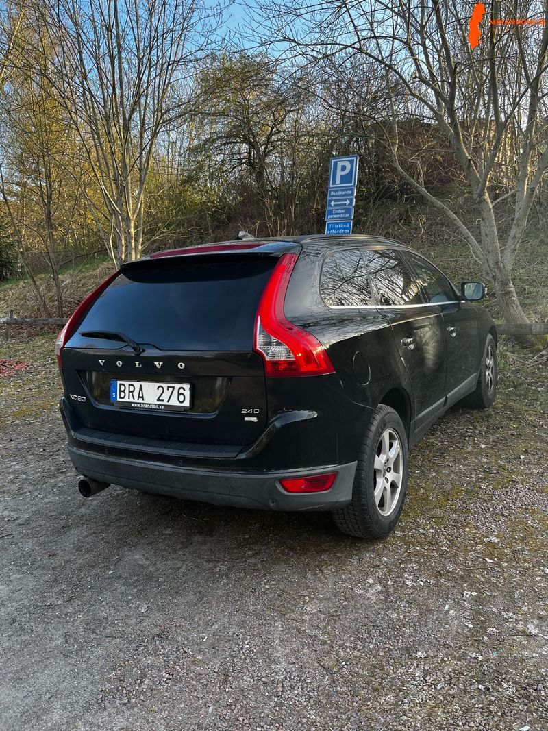 volvo-xc60-24-d-drive-fwd