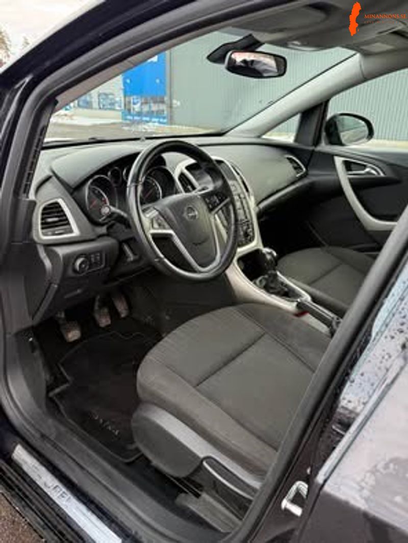 opel-astra-sports-tourer-17-cdti-2011-ny-besiktning