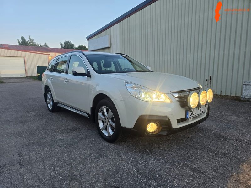 subaru-legacy-25i-awd