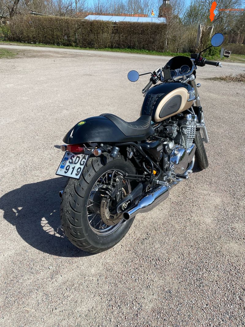 triumph-thunderbird-900