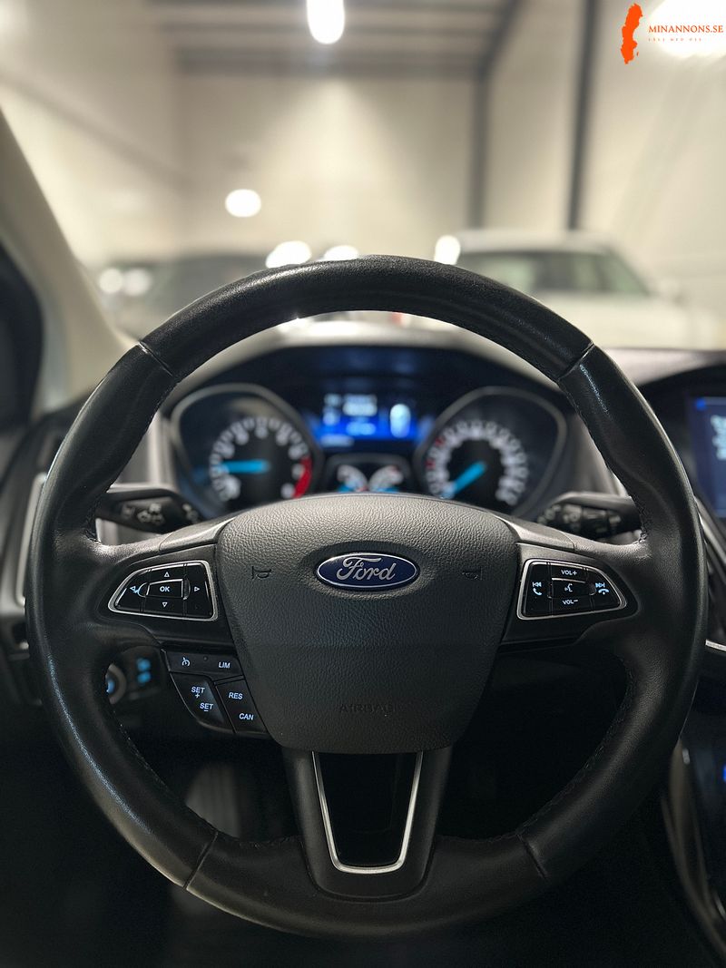 kombi-10-ecoboost-titanium-euro-6-dragkrok