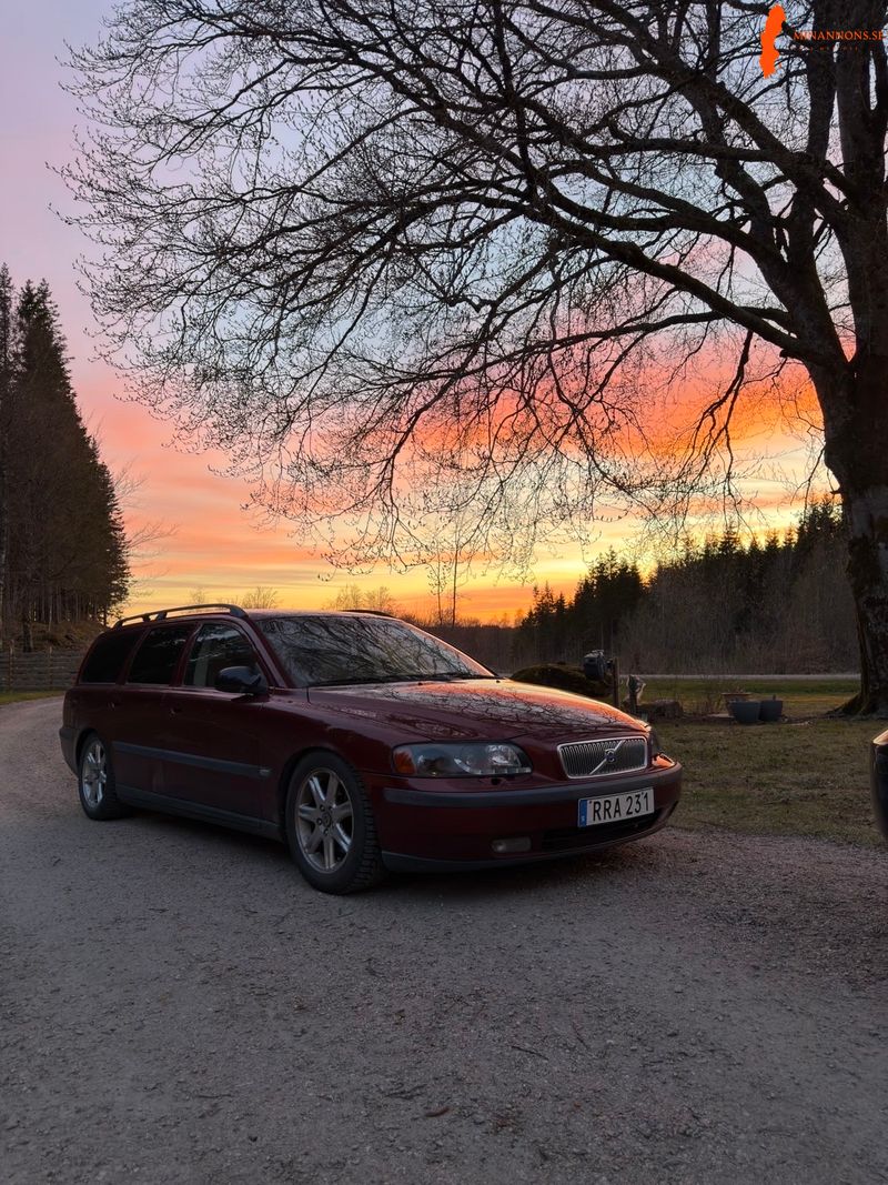 Volvo VOLVO S + V70 T5 2.3 20V FWD