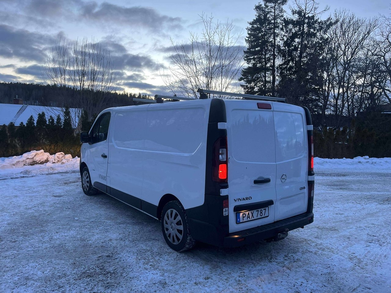 opel-vivaro-skapbil-29t-16-cdti