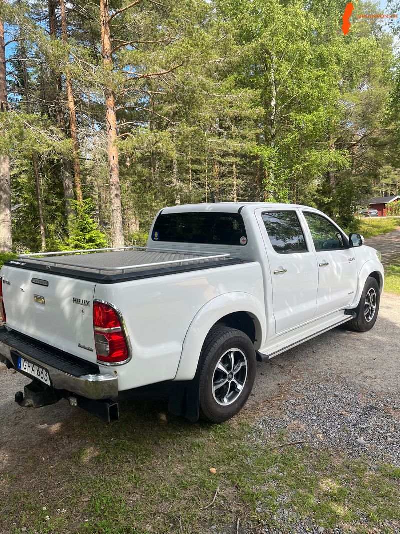 toyota-toyota-hilux-d-cab-30-d-4d-4wd