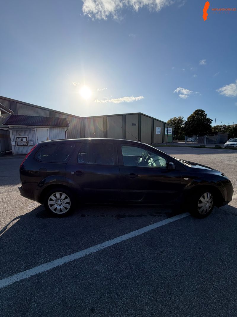 ford-ford-da3-focus-16-16v-fwd
