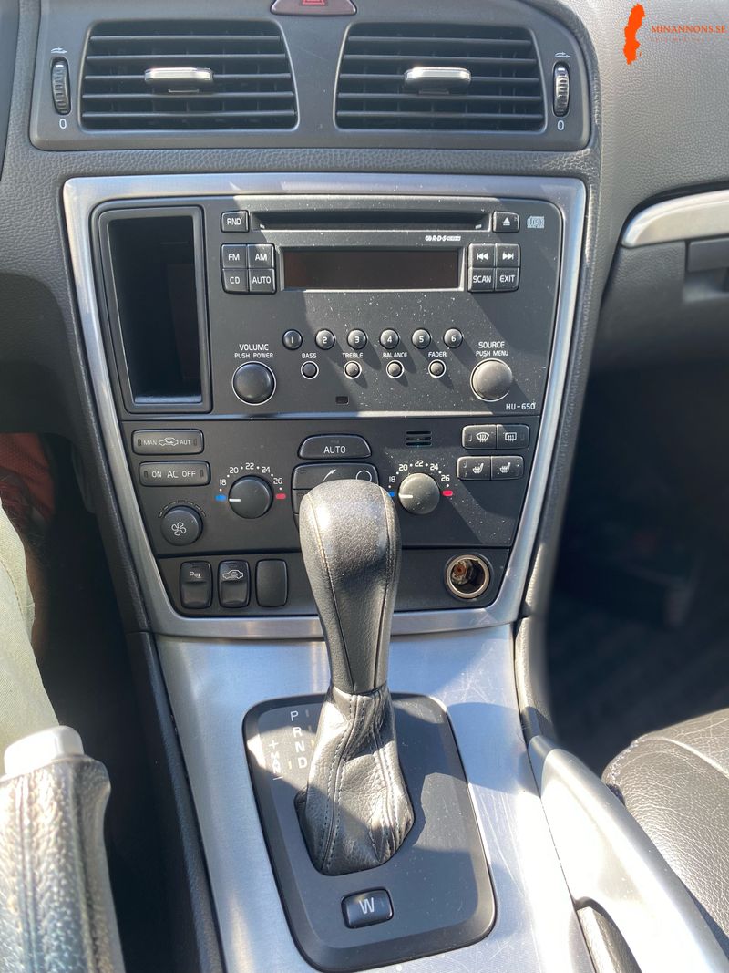 volvo-volvo-s-xc70-d5-24-awd