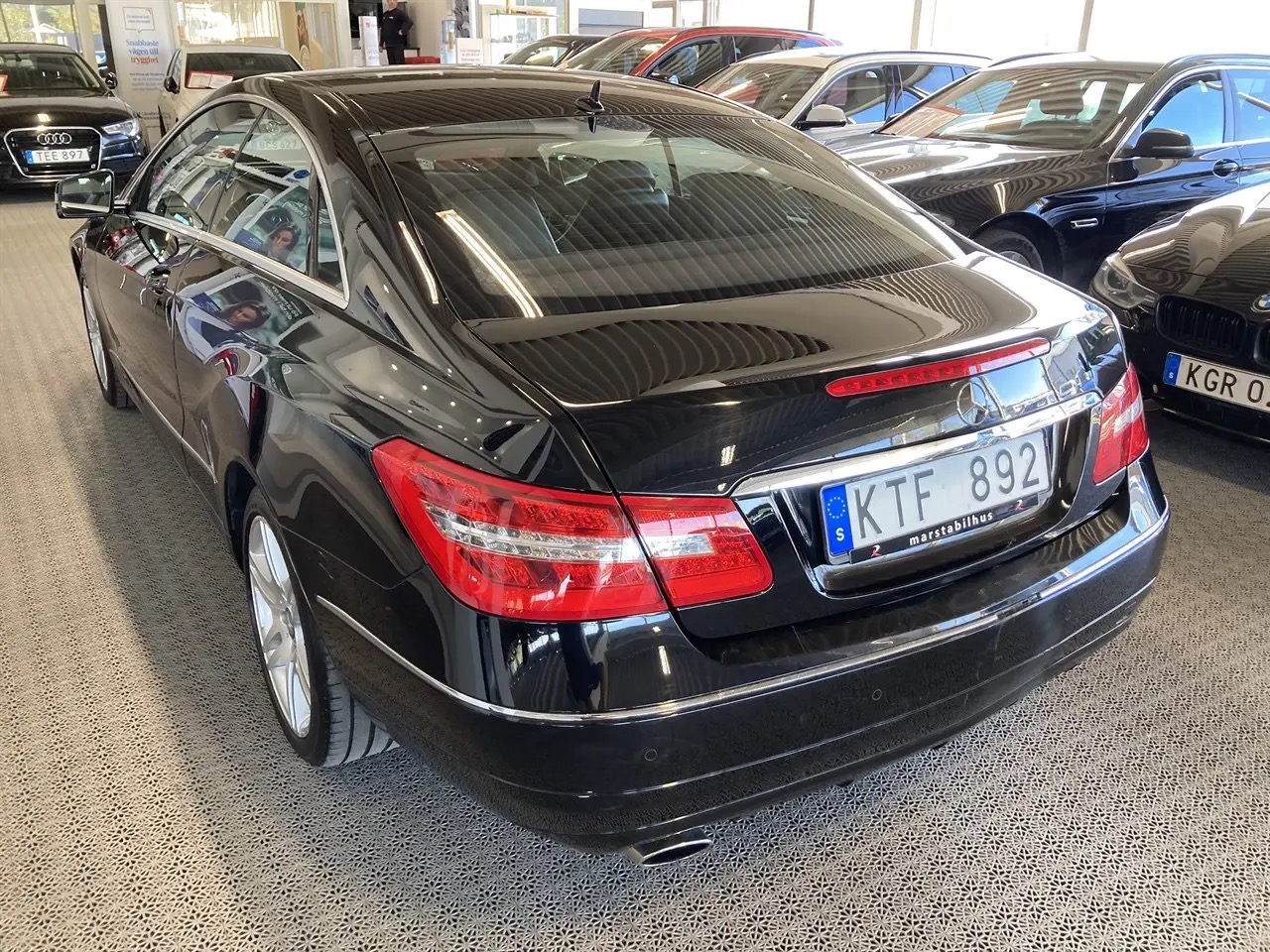 mercedes-benz-e-250-coupe-blueefficiency-5g-tronic