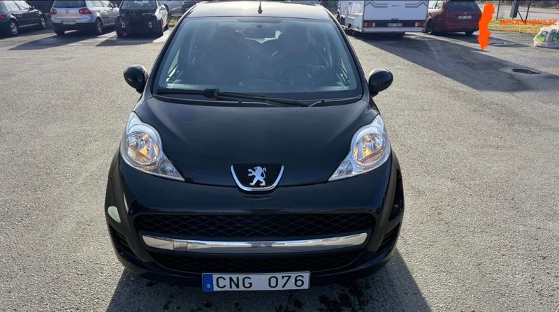 peugeot-107-5-dorrar-10-manuell-68hk-2011