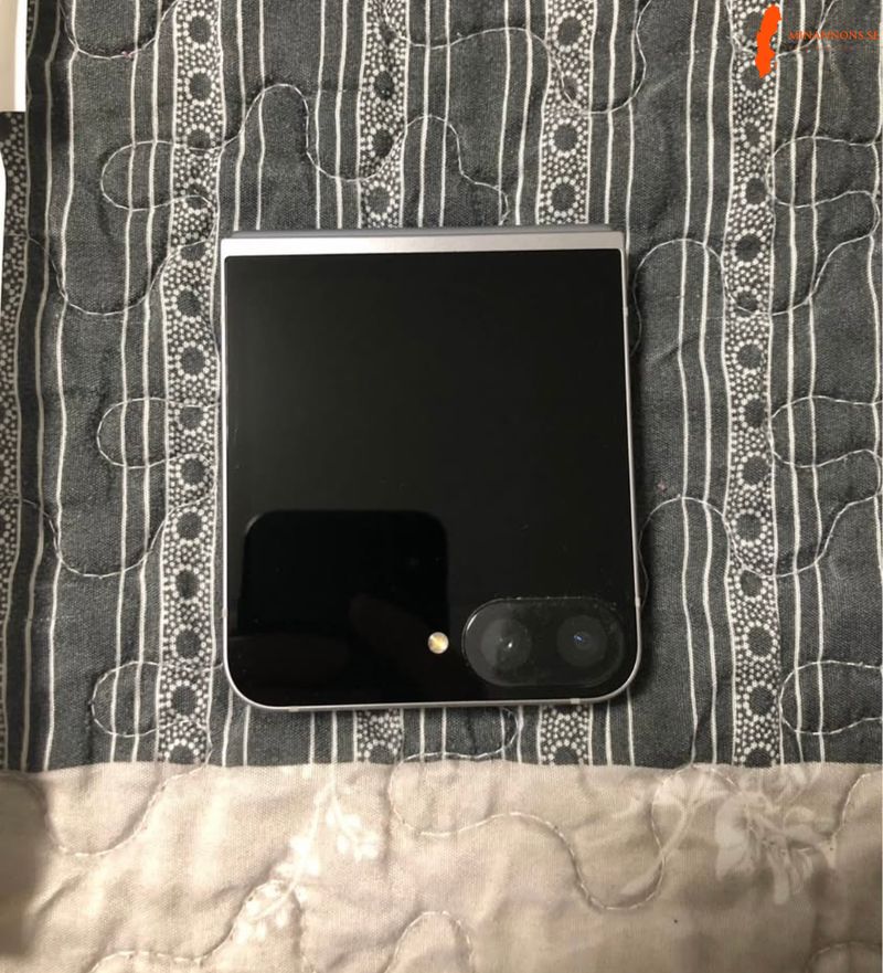 nastan-ny-samsung-galaxy-z-flip-6