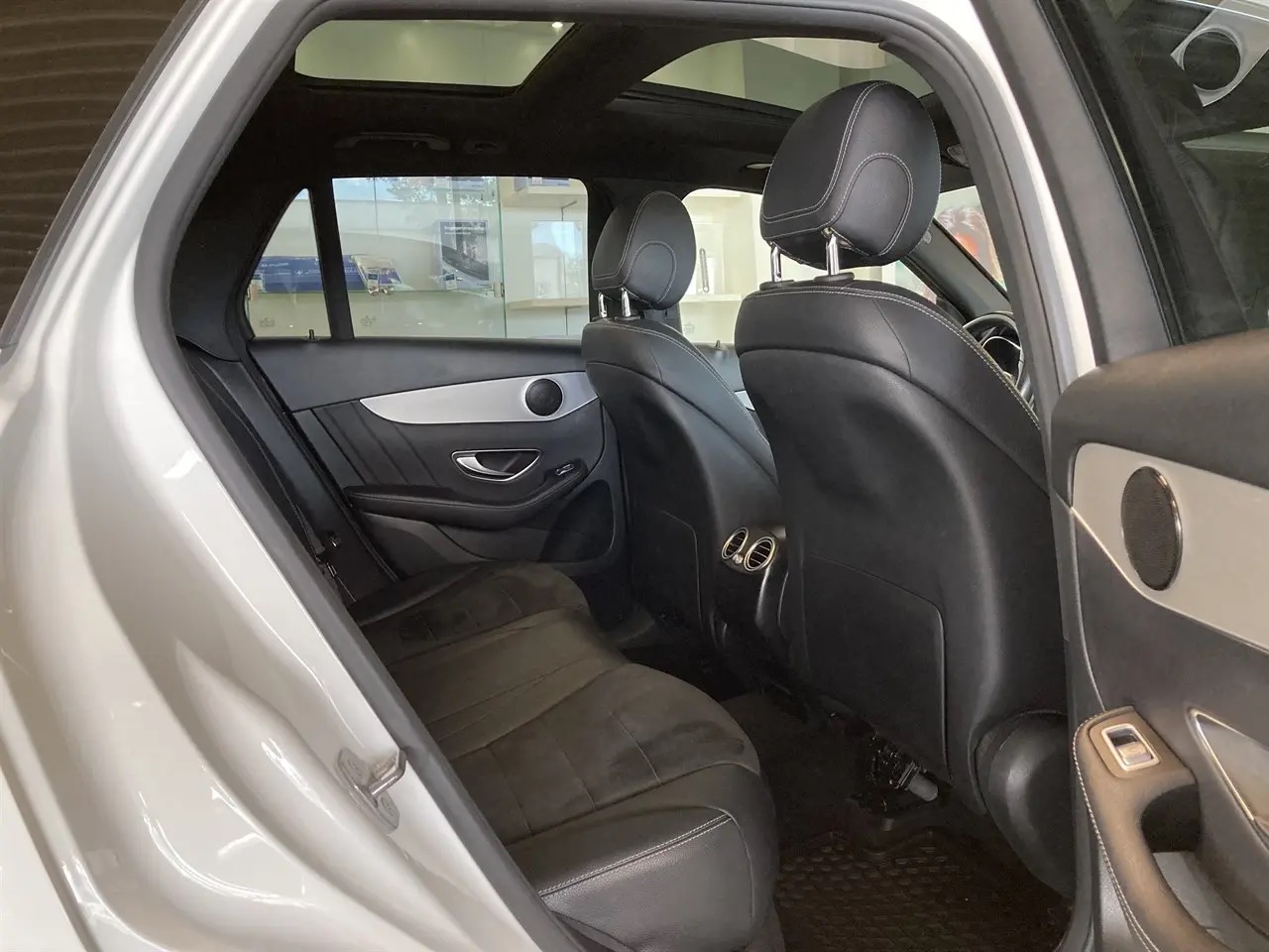 mercedes-benz-glc-220-d-4matic-9g-tronic