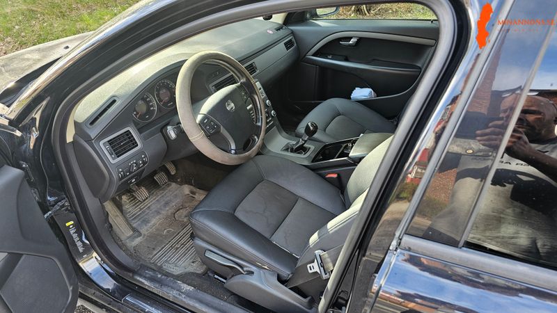 volvo-v70-20f