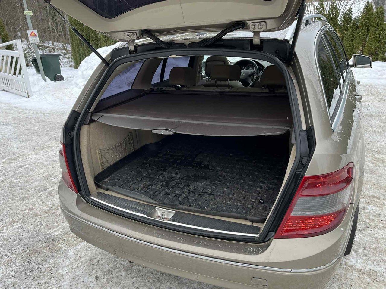 mercedes-benz-c-180-t-kompressor-5g-tronic