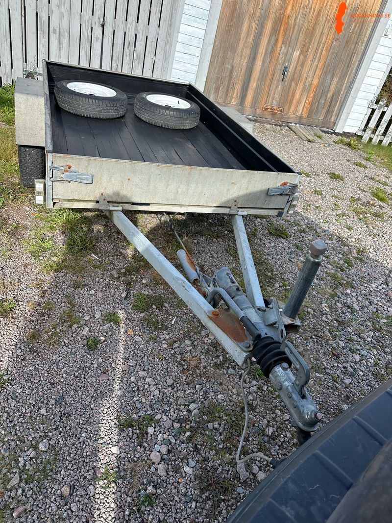 slapkarra-fobo-650-nybesiktigad-sommar-och-vinter-hju